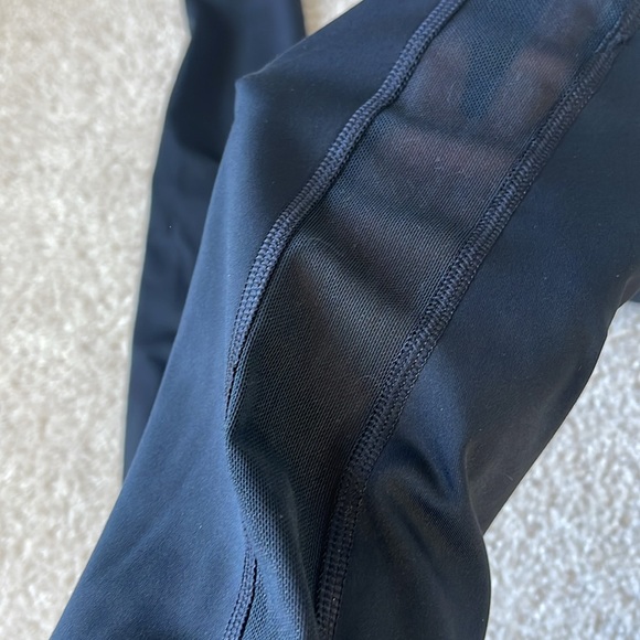 Nike Dri-fit Leggings with mesh sides - Picture 5 of 8